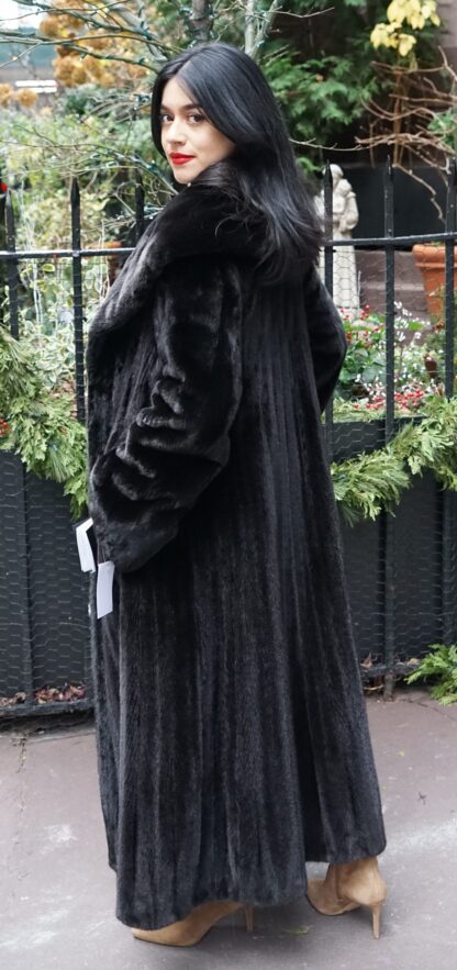 Full Length 5 Star Blackglama Mink Coat 3492 - Image 4