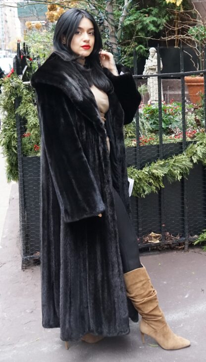 Full Length 5 Star Blackglama Mink Coat 3492 - Image 6