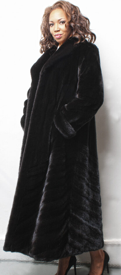 Blackglama Mink Fur Coat 2195 - Image 7